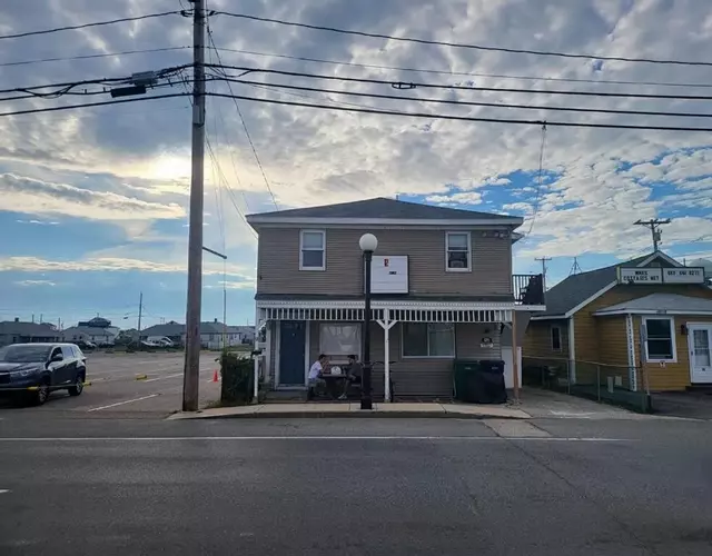 12 Ashworth Ave suites