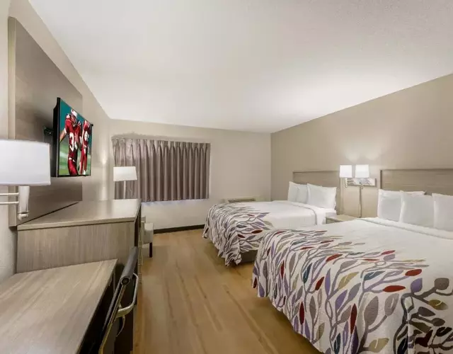 Red Roof Inn & Suites Newport - Middletown, RI