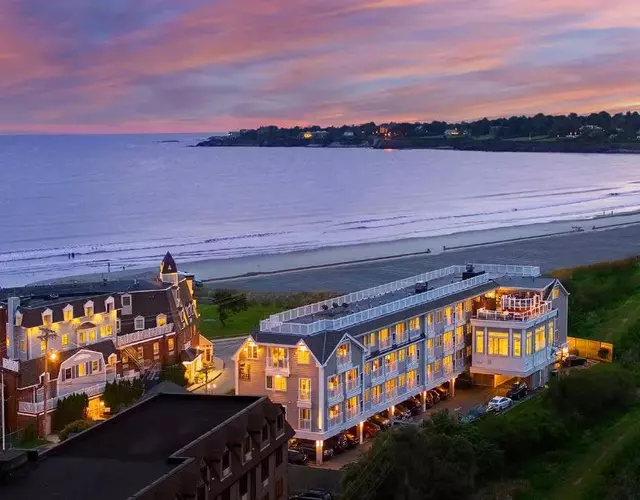 Newport Beach Hotel & Suites