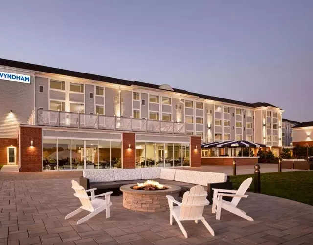 Wyndham Newport Hotel