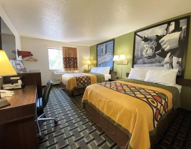 Super 8 by Wyndham Newport News/Jefferson Ave.