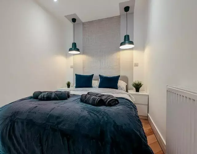 Central Apartment- Stunning Sea Views- 100m to Beach- Brand New for 2025- Sleeps 6