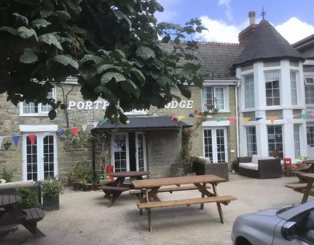 Porth Lodge