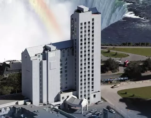 The Oakes Hotel Overlooking the Falls