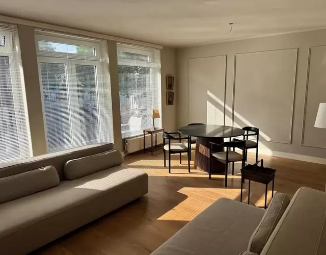 Spacious apartment with roof terrace and balcony