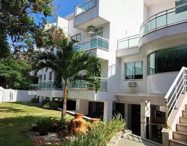Apartamento confortável e com Piscina a 900 m da praia de Itacoatiara