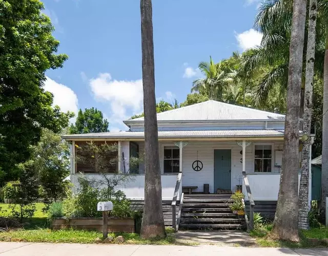 Beautiful Unique Cottage -Pet-Friendly-walk to town