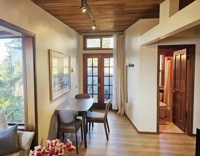 Private 2BR Amazing Lake Sammamish Views