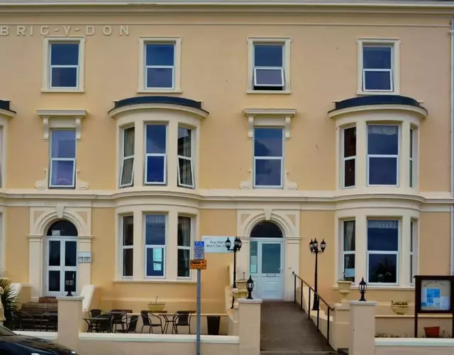 Four Saints Brig Y Don Hotel