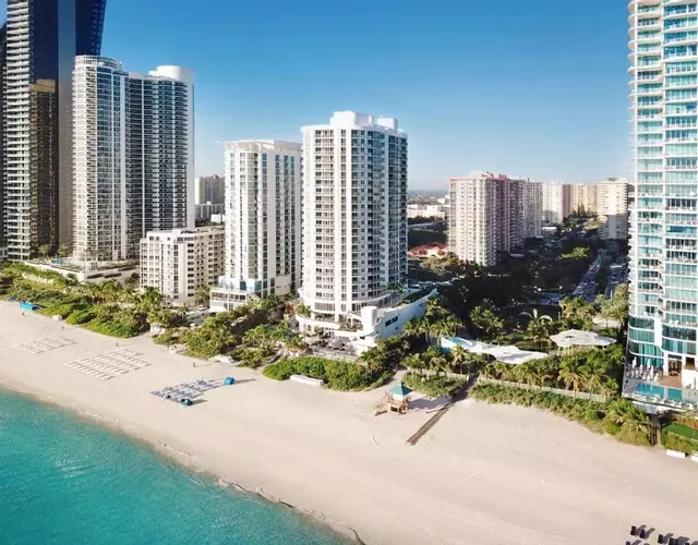 DoubleTree by Hilton Ocean Point Resort - North Miami Beach