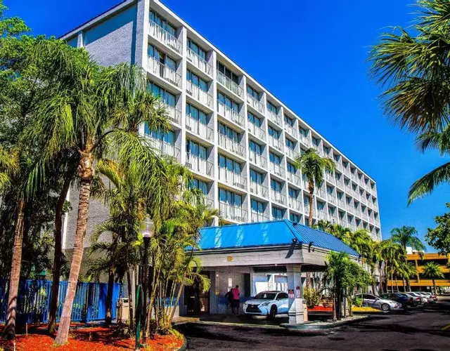 North Miami Beach Gardens Inn & Suites