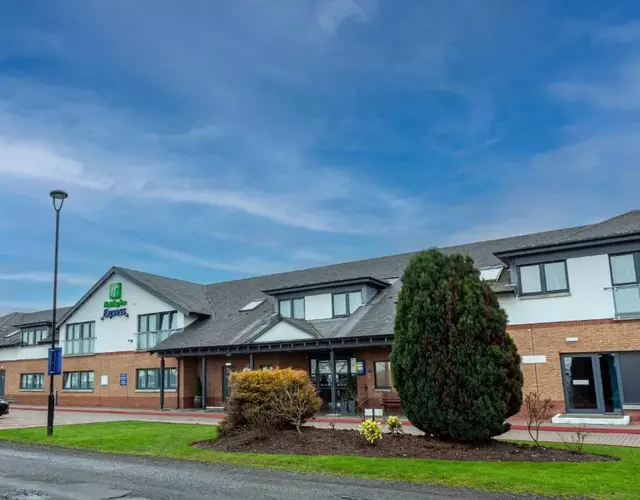 Holiday Inn Express Edinburgh Airport by IHG