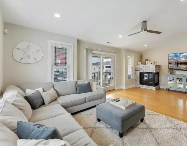 320 E 18Th Ave, Unit 200