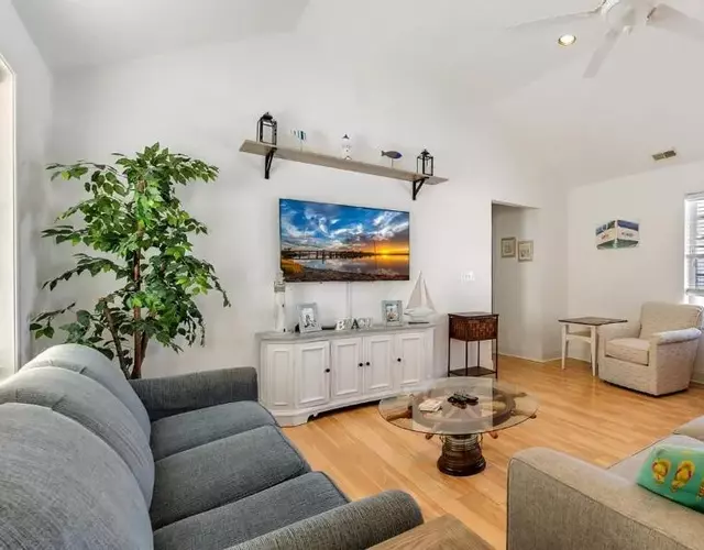 414 E 17Th Ave, 2Nd Floor