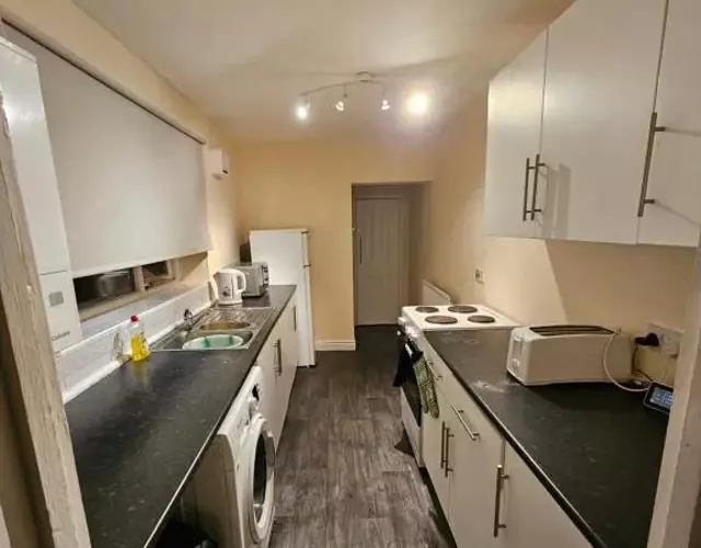 Darlington DL3 x 4BD x Sleeps 15 x Serviced Accomodation x Emergency Accomodation x Temporary Accomodation x DM for Weekly Monthly Deals x Free Parking X Wifi