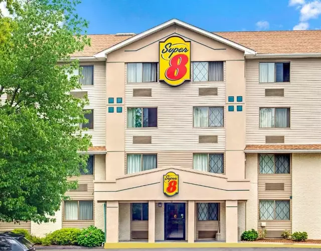 Super 8 by Wyndham Stamford/New York City Area