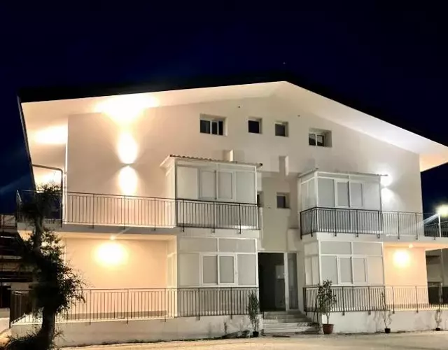 Leverblu House