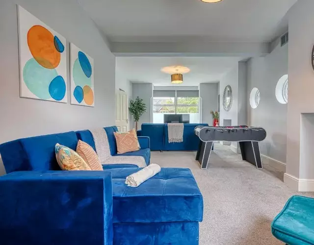 Spacious Nottingham Abode - Sleeps 16