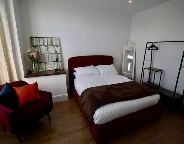 Stylish 1-Bed Flat - Walk to Nottingham Centre - Contractors Welcome