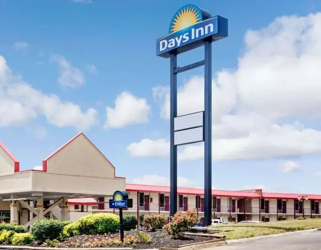 Days Inn by Wyndham Knoxville West