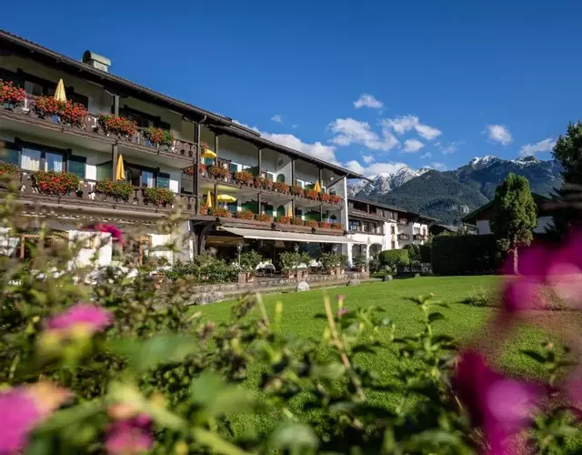 Parkhotel Wallgau 4 Sterne Superior Alpenjuwel mit Spa Genuss, Golf & Wellness in der Karwendel-Region Tradition trifft Eleganz im stilvollen Rückzugsort
