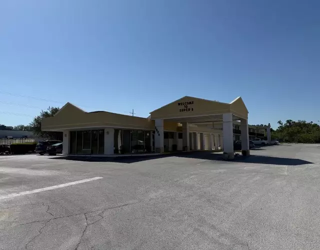 Super 8 by Wyndham Ocala I-75
