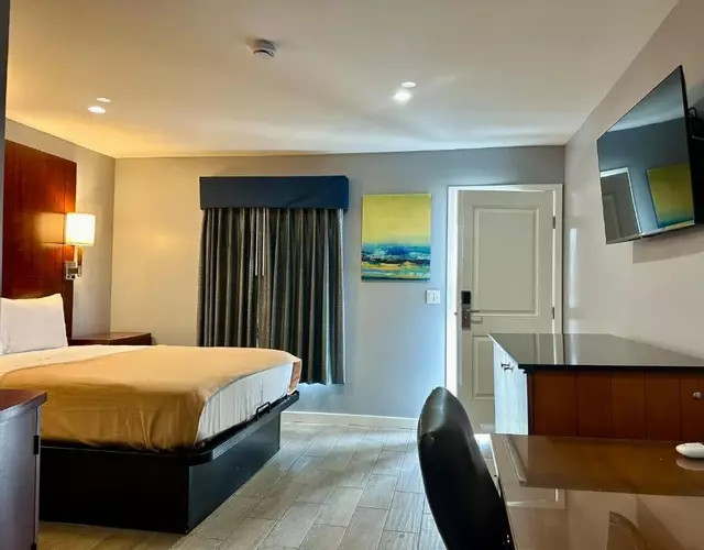 Oceanside Inn & Suites