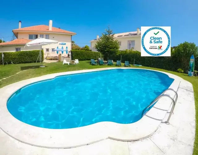 Carcavelos Surf Hostel Beach