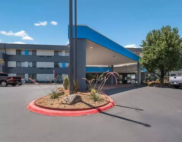 Clarion Pointe OKC Airport