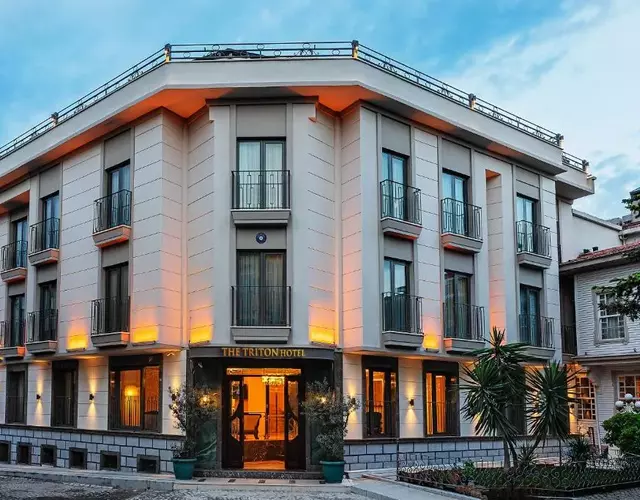 Triton Hotel