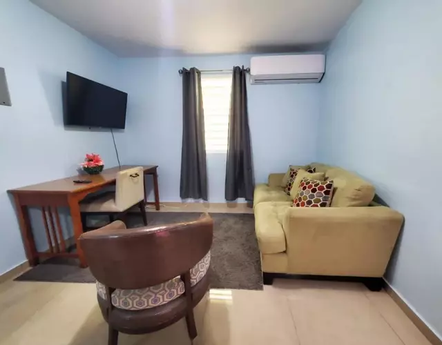 Spacious 2 BR, fully equipped kitchen close to Ferry, Unit 5