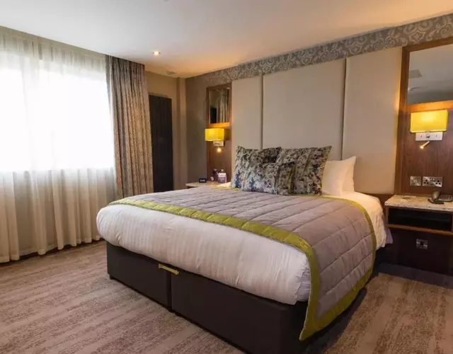 The Valley Hotel & Carriage Gardens