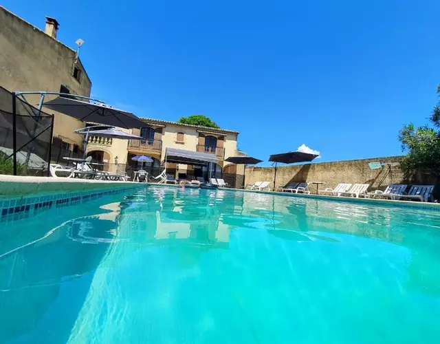 Beau studio avec piscine