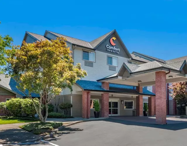 Comfort Inn & Suites Tualatin - Lake Oswego South