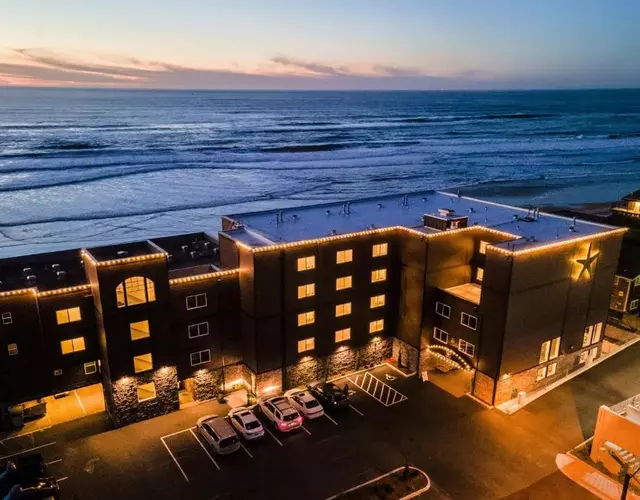 Starfish Manor Oceanfront Hotel