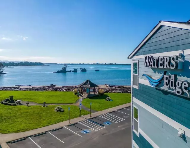 Waters Edge 402