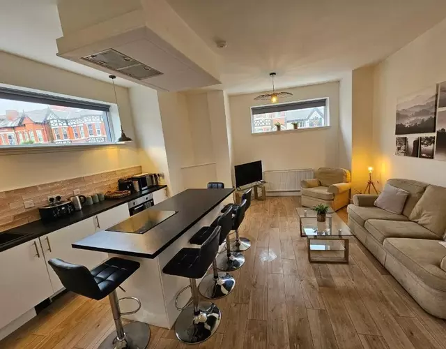 Kings Central 3 Bedroom, free parking & Wifi