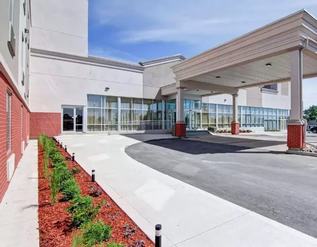Best Western Plus Bowmanville