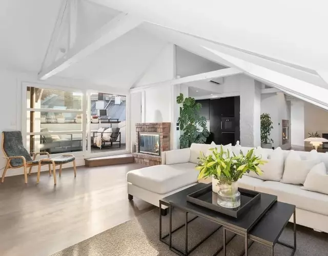 Large penthouse with roof terrace