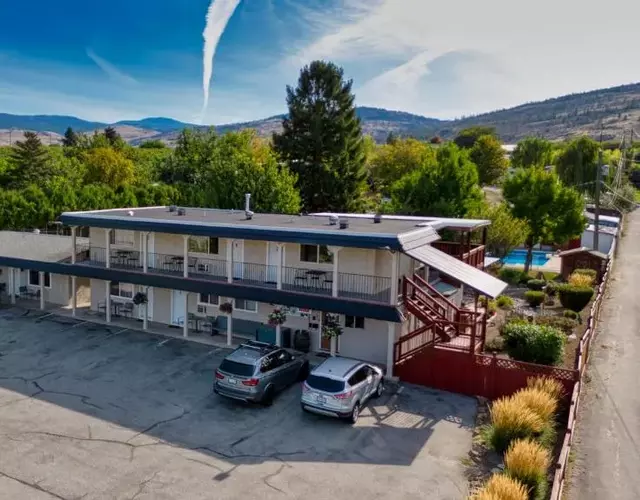 Maple Leaf Motel & RV Park Resort