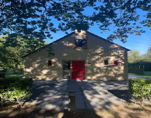 Sunny Family Bungalow by the Lake