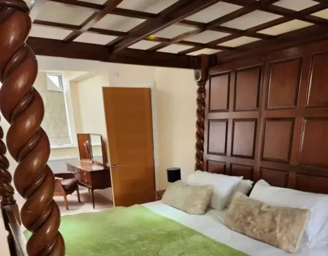 The Garden Bar Rooms