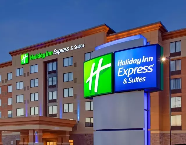 Holiday Inn Express & Suites Ottawa West - Nepean by IHG