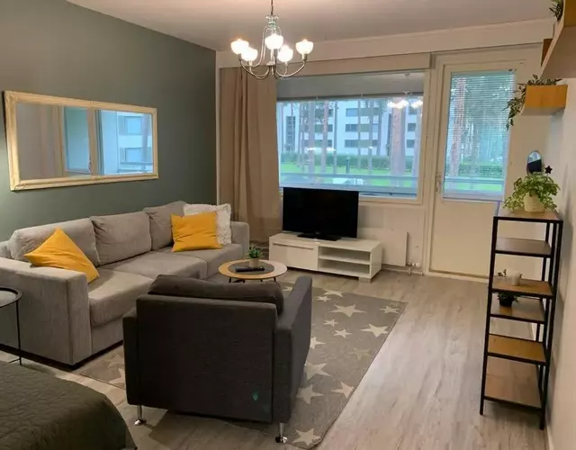 1BR Apartment TO8- big balcony, free parking