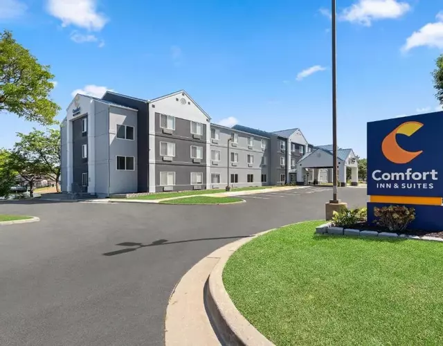 Comfort Inn & Suites Olathe - Kansas City