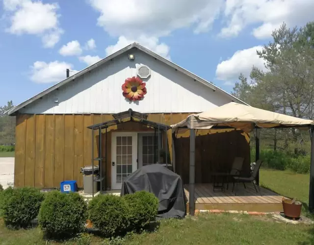 Dreamers Writing Farm, 3 Wooded Acres, Hepworth