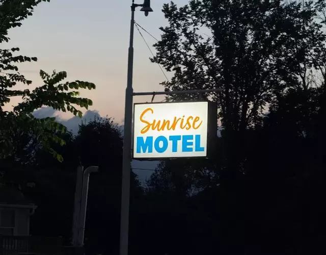 Sunrise Motel