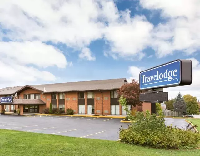Travelodge by Wyndham Owen Sound ON
