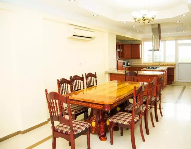 Spacious Apartment near the Beach in Masaki