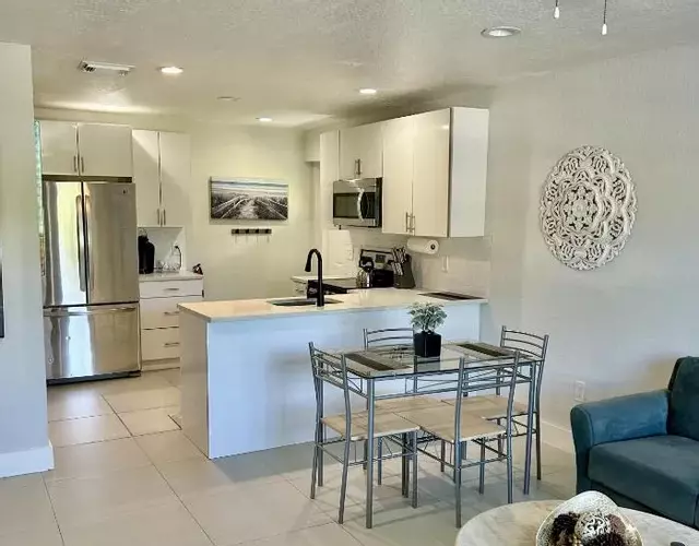 Close to everything! Perfect basecamp for WPB